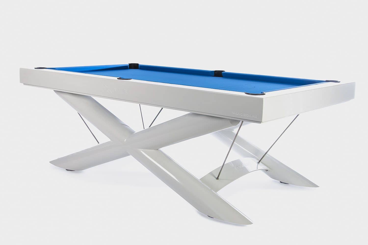 CROSS-LEG Outdoor Pool Table